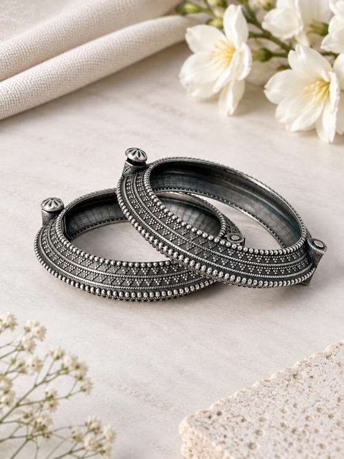 Angakh Antique Silver Oxidised Carved Texture Round Kada Bangle